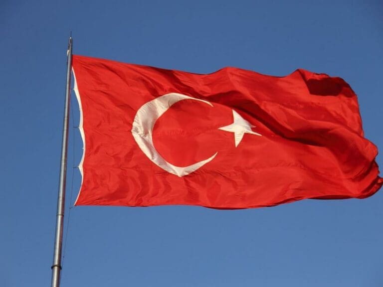 Geschlechtertrennung bei Türkendemo — Bild: Burak Su - Gezi parki / wikimedia (CC BY-SA 2.0)