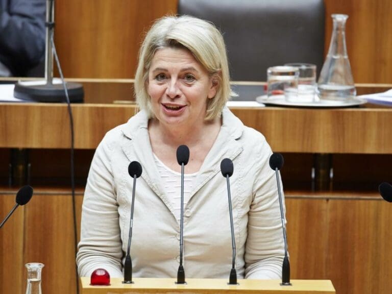 Gesundheitspolitik:Grüne gegen Ärzte — Bild: C Parlamentsdirektion / Bildagentur Zolles KG / Mike Ranz