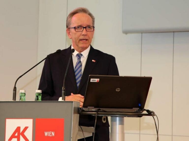 AK-Präsident für noch mehr Asylantenförderung — Bild: Franz Johann Morgenbesser / Wikimedia (CC-BY-SA-2.0)