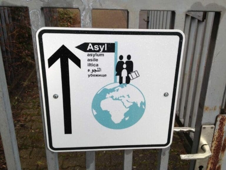 39.370 untergetauchte Asylwerber in Österreich — Bild: Metropolico.org / flickr (CC BY-SA 2.0)