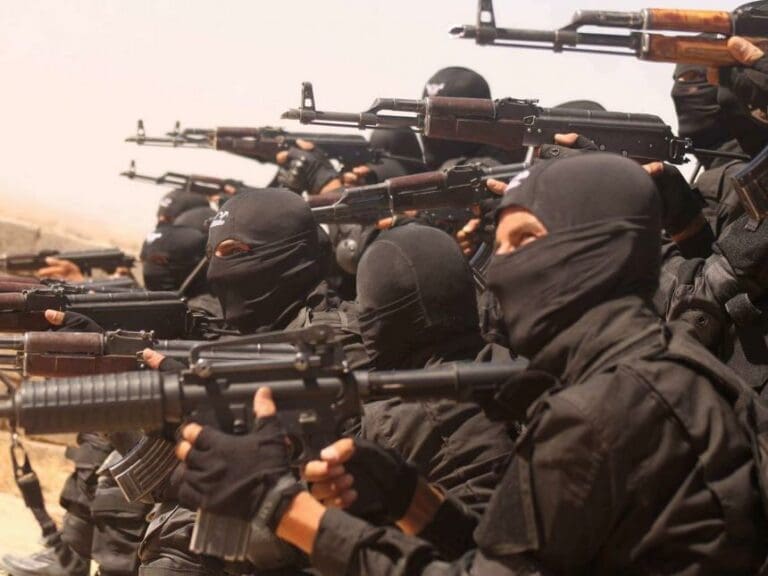 IS Rückkehrer "verladen" Sicherheitsbehörden — Bild: Kurdishstruggle / flickr (CC BY 2.0)