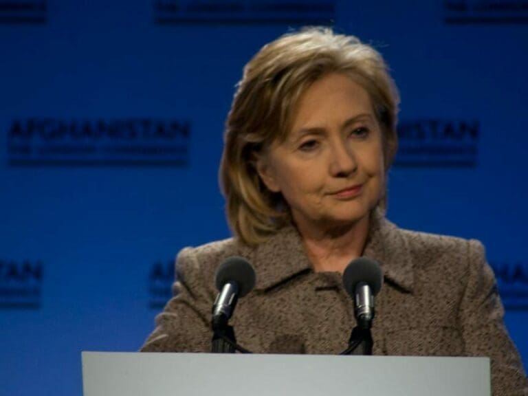 US-Wahlkampf: Geht Clinton über Leichen? — Bild: U.S. Embassy London / flickr (CC BY-ND 2.0)