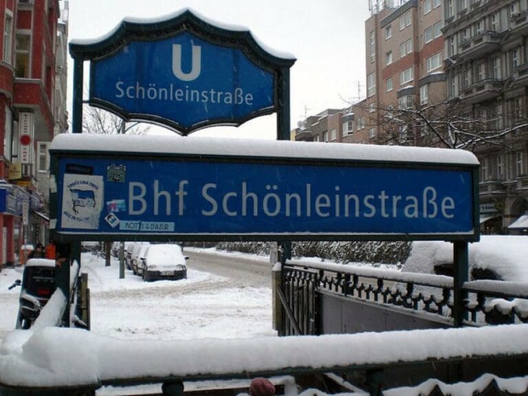 Obdachlosen angezündet: Täter sind Migranten — Bild: onnola / Wikimedia (CC BY-SA 2.0)