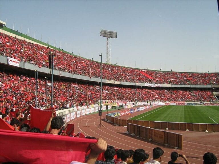 Saudi-Arabien boykottiert Fußballspiele im Iran — Bild: Taeedxy / Wikimedia (PD)