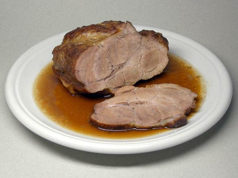 Schweinefleisch an Schulen trotz Moslems — Bild: Rainer Zenz / Wikimedia (CC BY-SA 3.0)