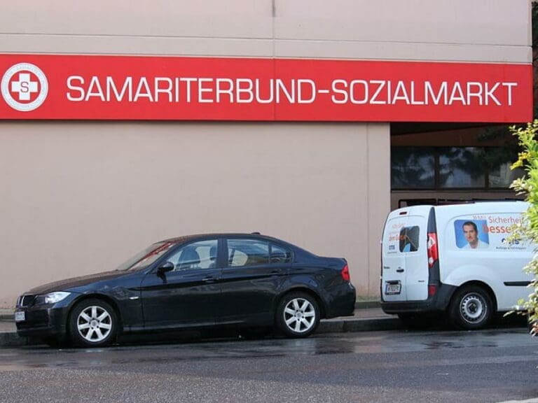 Flüchtlinge stürmen Sozialmärkte — Bild: Anton-kurt / wikimedia (gemeinfrei)