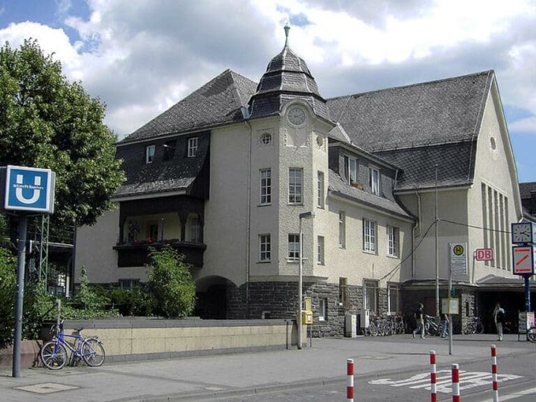 Unter Jugendlichen in Bonn regiert die Angst — Bild: Qualle / Wikimedia (CC BY-SA 3.0)