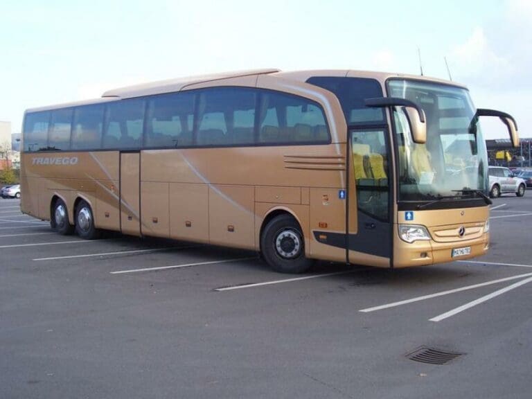 Bus-Chaos in Margareten rund um Souvenirladen — Bild: LosHawlos / Wikimedia (CC-BY-SA-3.0)