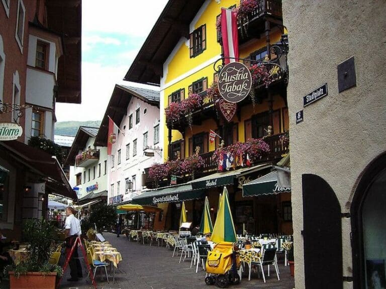 Sicherheitsgefühl stärken: Stadtwache Zell am See — Bild: Joachim Köhler/ wikimedia (CC BY-SA 3.0)