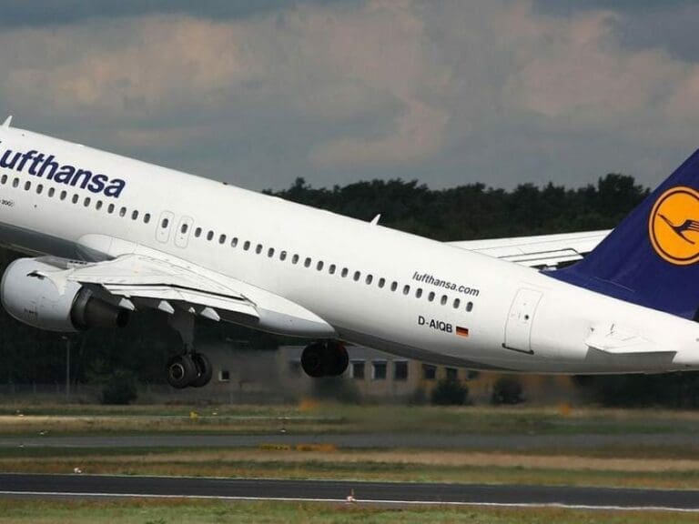 Peinlich: Abschiebeflug für nur 19 Afghanen — Bild: Lasse Fuss / Wikimedia (CC BY-SA 3.0)