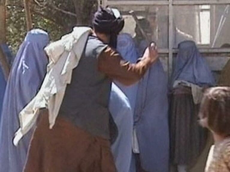 Taliban-Minister stellt Asylantrag — Bild: RAWA