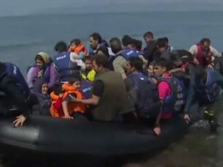 Film soll Migranten aus Afrika abschrecken — Bild: Screenshot RT Deutsch / YouTube