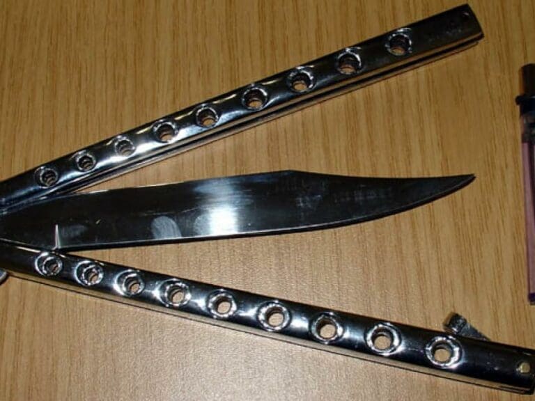 Ex-Mitarbeiter überfiel Handyshop mit Messer — Bild: J.Homer / Wikimedia (CC-BY-SA-2.0-DE)