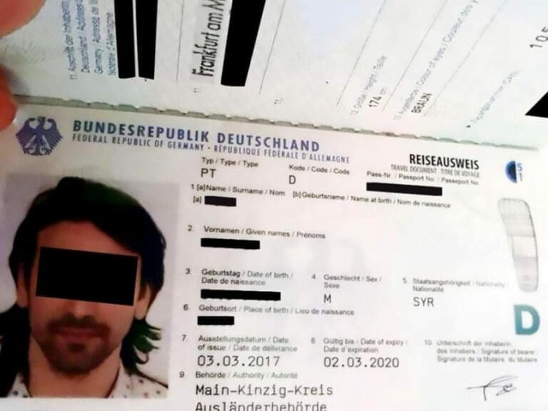 Journos Catch Asylum Seeker Selling German ID — Bild: cenagency.com
