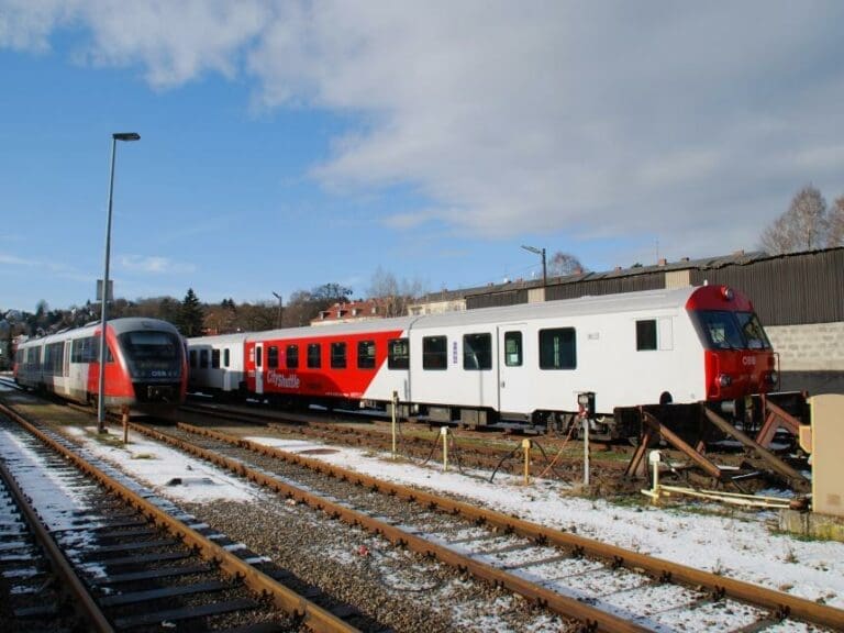 Fünf junge Afghanen bedrohten ÖBB-Schaffner — Bild: Linzer / wikimedia.org (CC-BY-SA-3.0,2.5,2.0,1.0)