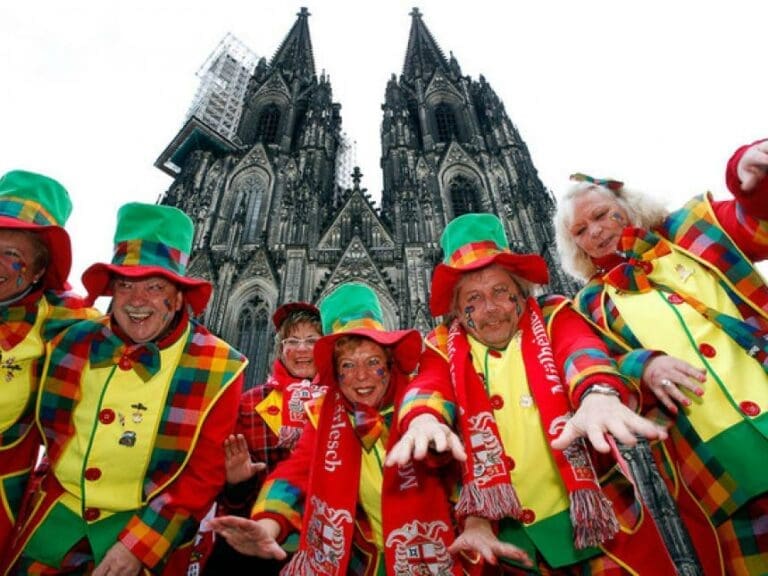 Kölner Karneval lädt Flüchtlinge ein — Bild: ?? ??? ?? ???? / wikimedia (CC BY-SA 4.0)