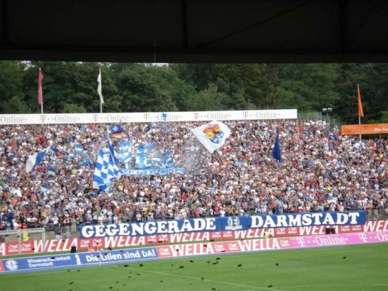 Salafistenskandal um SV-Darmstadt-Kicker — Bild: Thorsten Halm / Wikimedia CC BY-SA 3.0