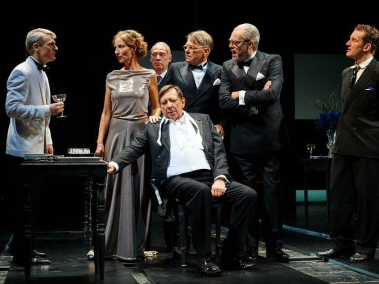 Wahlkampf im Theater mit verunglückter Einlage — Bild: Erich Reismann