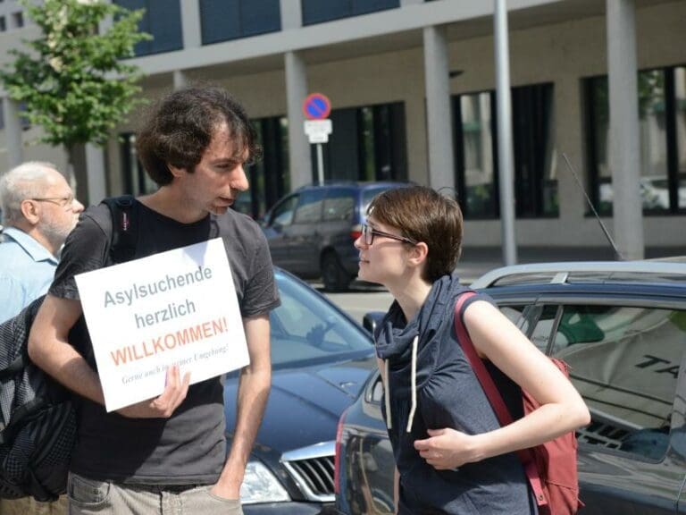 Endlich einmal Ruhe von SOS Mitmensch — Bild: Unzensuriert.at