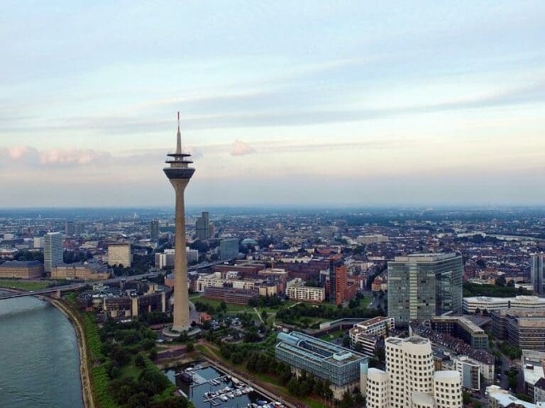 #Einzelfall: “Südländer”-Mob zieht prügelnd durch Düsseldorf – Mordkommission eingerichtet — Bild: pixabay.com / CC0 Public Domain