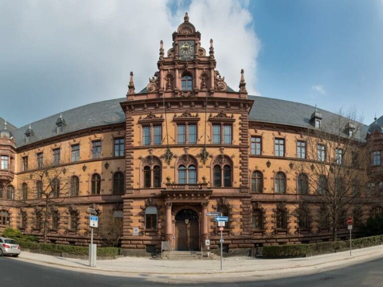 Rentner überlebt brutalen Ausländer-Überfall nicht — Bild: Epizentrum / wikimedia.org (CC-BY-3.0)