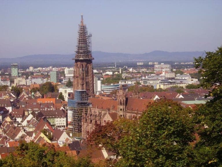 #Einzelfall: Gambier drängt Frau in ein Haus und will sie dort vergewaltigen — Bild: Zairon / wikimedia.org (CC-BY-SA-3.0)