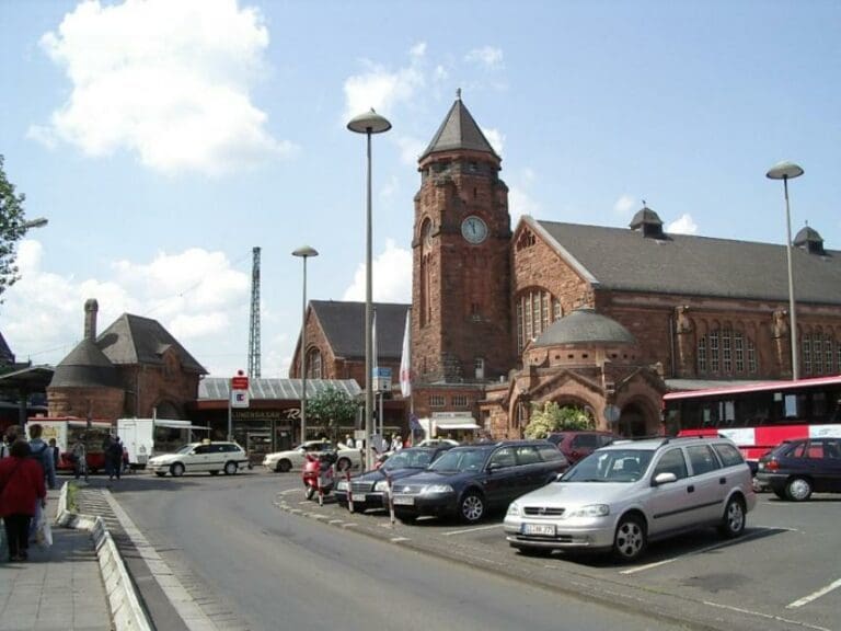 Gewalttätige Asylanten in Gießen — Bild: Keichwa/Wikimedia (CC BY-SA 3.0)