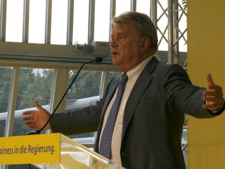 Oligarch Haselsteiner will Wahl entscheiden — Bild: Manfred Werner - Tsui / Wikimedia (CC BY-SA 3.0)