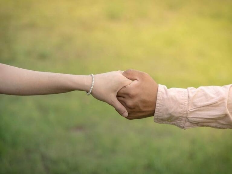 Trotz Schläge: Erzieherin will Flüchtling heiraten — Bild: auzza38 / pixabay.com / (CC0