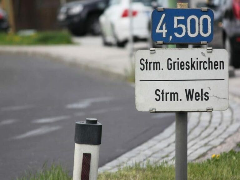 FPÖ setzt halbe Leistung für Asylberechtigte durch — Bild: Anton-kurt / wikimedia (CC BY-SA 3.0)