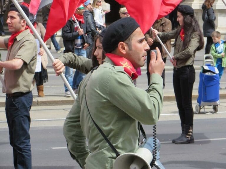 Türkische Terrorgruppe marschierte durch Wien — Bild: FPÖ