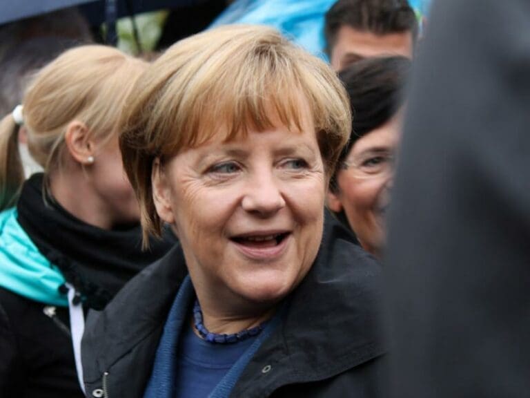 Merkel will Ost-Staaten "Flüchtlinge" aufzwingen — Bild: indeedous / flickr.com (CC BY 2.0)