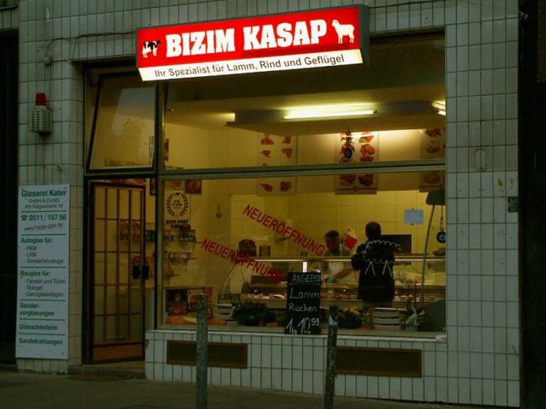 Standard beschimpft Spar, weil er wieder auf Halal-Fleisch verzichtet — Bild: Wikimedia - Bernd Schwabe in Hannover - CC BY-SA 3.0