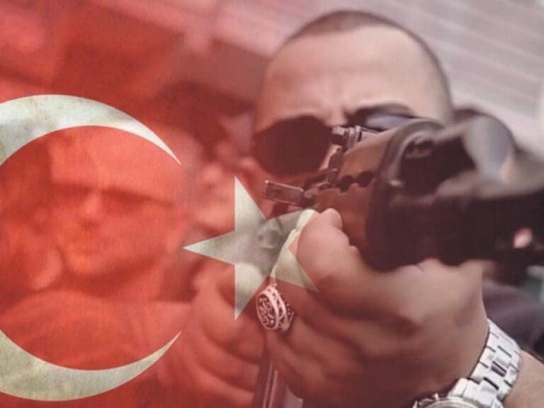 10. Bezirk leichte Beute: Türkenrocker kommen — Bild: Screenshot Youtube / Montage Wochenblick