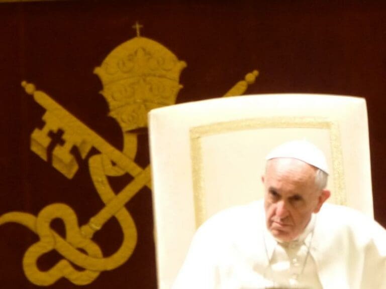 Papst rät zu maßvoller Flüchtlings-Politik in EU — Bild: Christoph Wagener / wikimedia.org (CC-BY-SA-3.0)