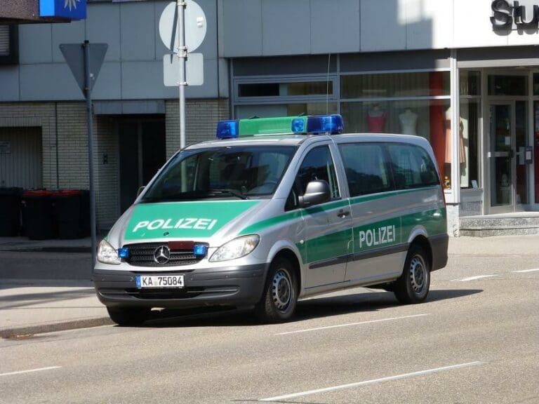 Ausländer als Sex-Unhold an Uni-Frankfurt — Bild: Paralacre / Wikimedia (CC0 1.0)