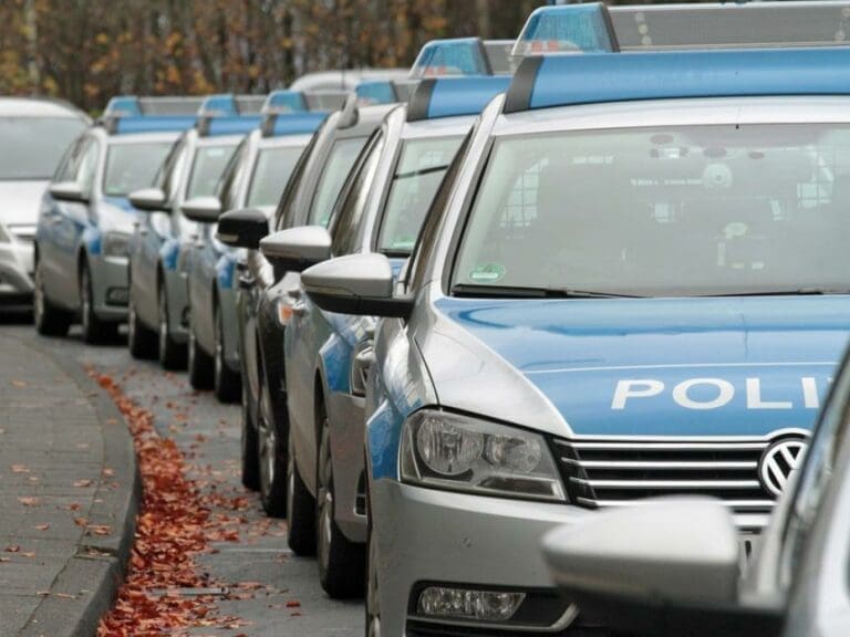 250 (!) Polizisten für Verlegen von 4 Gambiern — Bild: Andreas Trojak / flickr.com (CC BY 2.0)