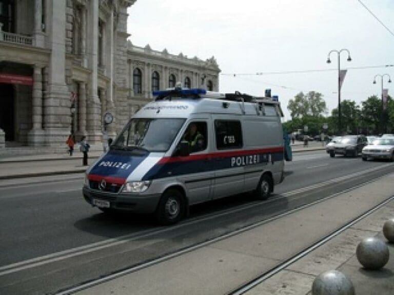 Asylwerber wollte 74-Jährige vergewaltigen — Bild: Bobby H/ Wikimedia (CC BY-SA 2.0)