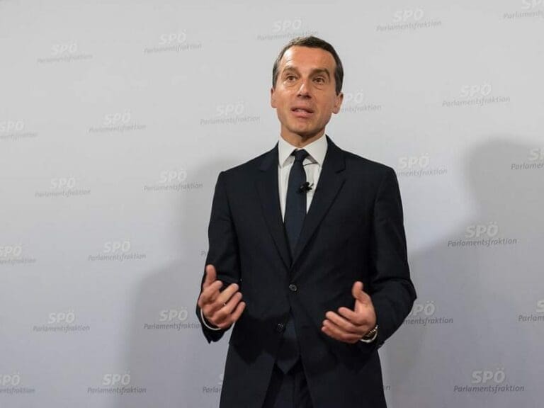 Nach Kern-Berater wird in Rumänien gefahndet — Bild: SPÖ Presse und Kommunikation / Wikimedia (CC BY-SA 2.0)