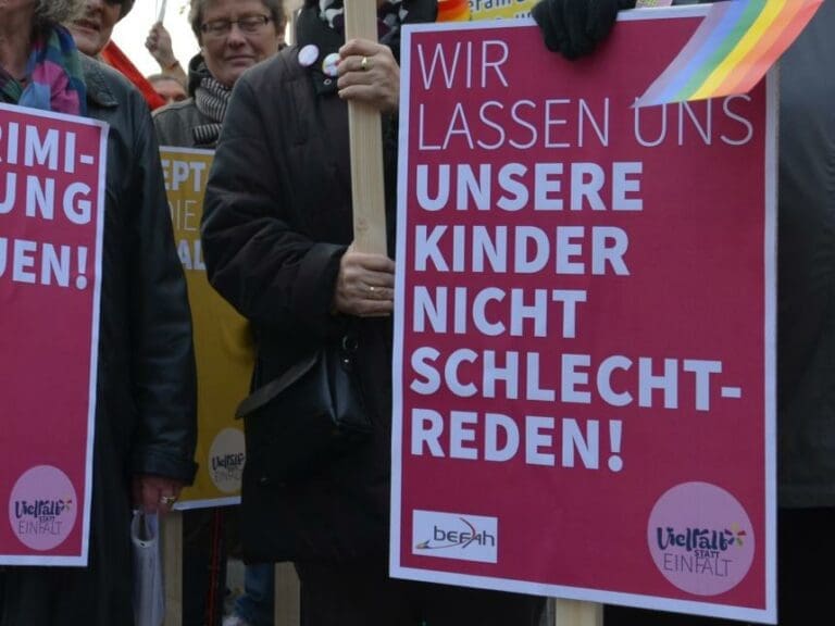 Konservative Eltern: "Gefahr von Rechts" — Bild: Bernd Schwabe / Wikimedia (CC BY-SA 3.0)