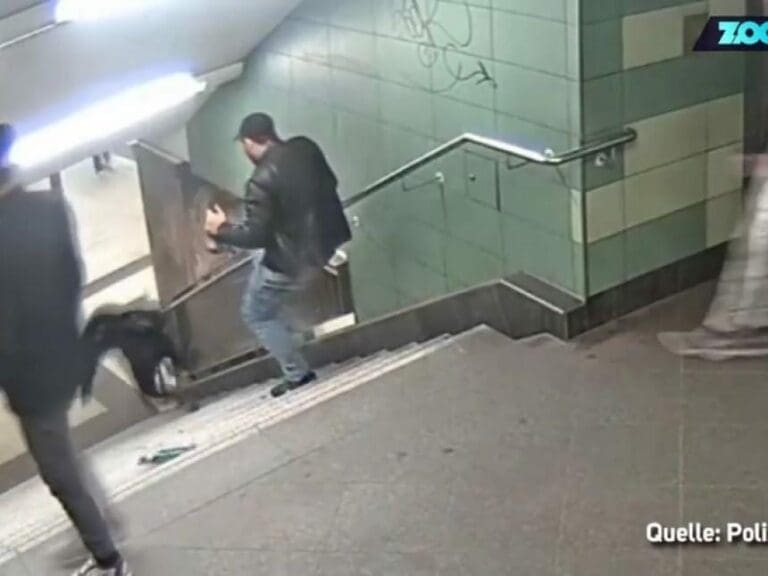 Weitere Tret-Attacken auf Frauen in Deutschland — Bild: Screenshot, Zoomin.TV Deutschland / YouTube