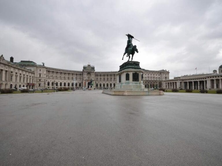 Ist Wiener Heldenplatz "historisch belastet"? — Bild: Jorge Láscar / wikimedia.org (CC-BY-SA-2.0)