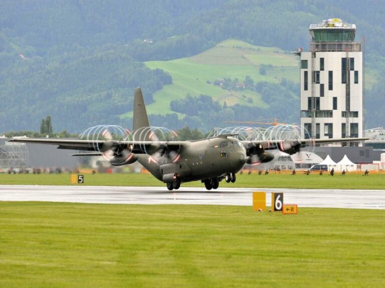 Hercules-Abschiebungen: FPÖ setzt sich durch — Bild: Bundesheer/UMGEHER Gerhard