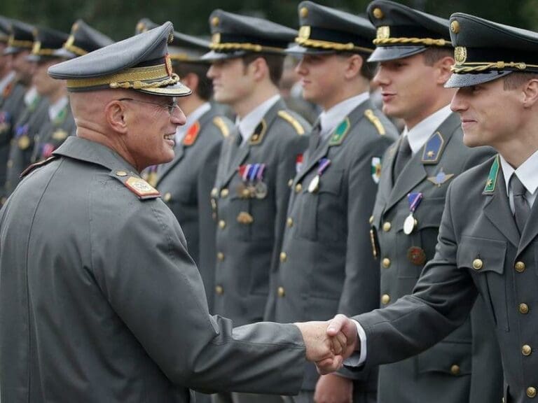 Offiziersintrige beim Bundesheer — Bild: Bundesheer Fotos / flickr (CC BY-SA 2.0)