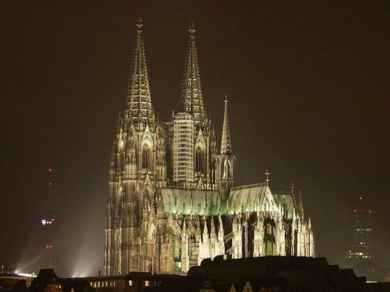 Köln: Christmette unter Polizeischutz — Bild: Robert Breuer  / Wikimedia (CC BY-SA 3.0)