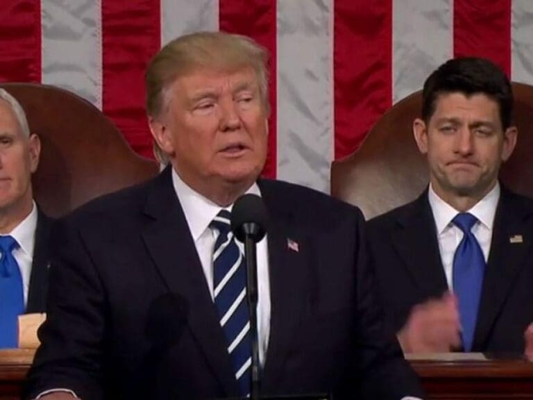 Trump künftig gegen Einwanderer-Verbrecher — Bild: Screenshot YouTube / PBS News Hour