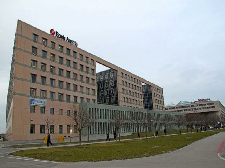 Jobverlust bei Bank Austria — Bild: Maester Aemon/Wikimedia(CC BY-SA 3.0)