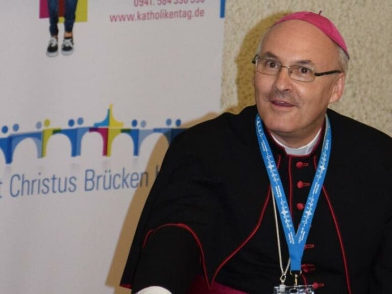 Regensburger Bischof: Islam nicht integrierbar — Bild: StagiaireMGIMO / Wikimedia (CC BY-SA 3.0)