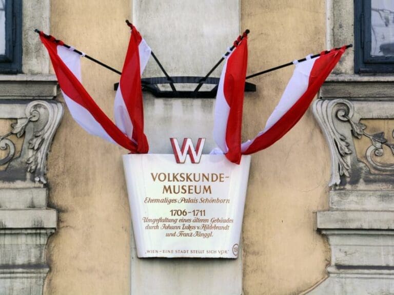 Volkskundler gegen Verteidigung der Kultur — Bild: Viennpixelart / Wikimedia (CC BY-SA 4.0)