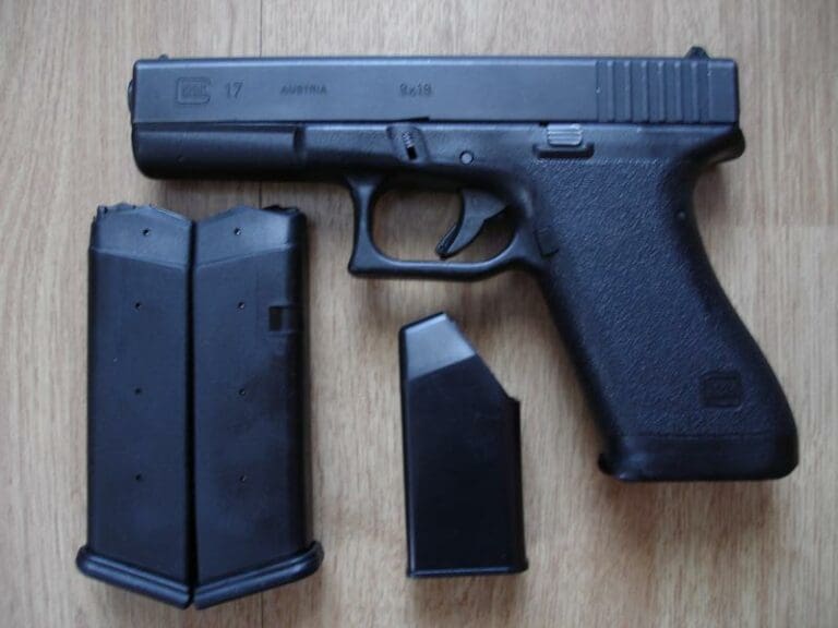 Glock Pistole — Spectrums / Wikimedia (PD)